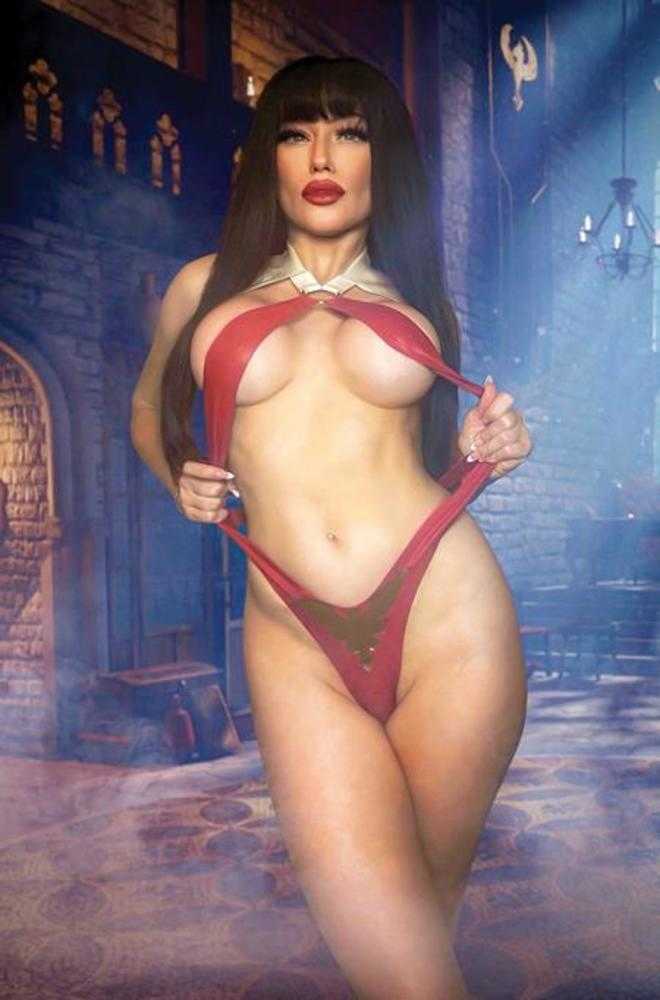 Vampirella (2026) #5 Cover H Cosplay Rachel Hollon Full Art 1:10 Ratio Variant