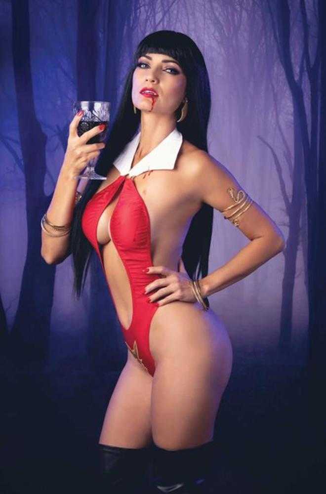 Vampirella vs Red Sonja Red City #1 Cover H Cosplay Vampirella Ivycosplay Full Art 1:10 Ratio Variant