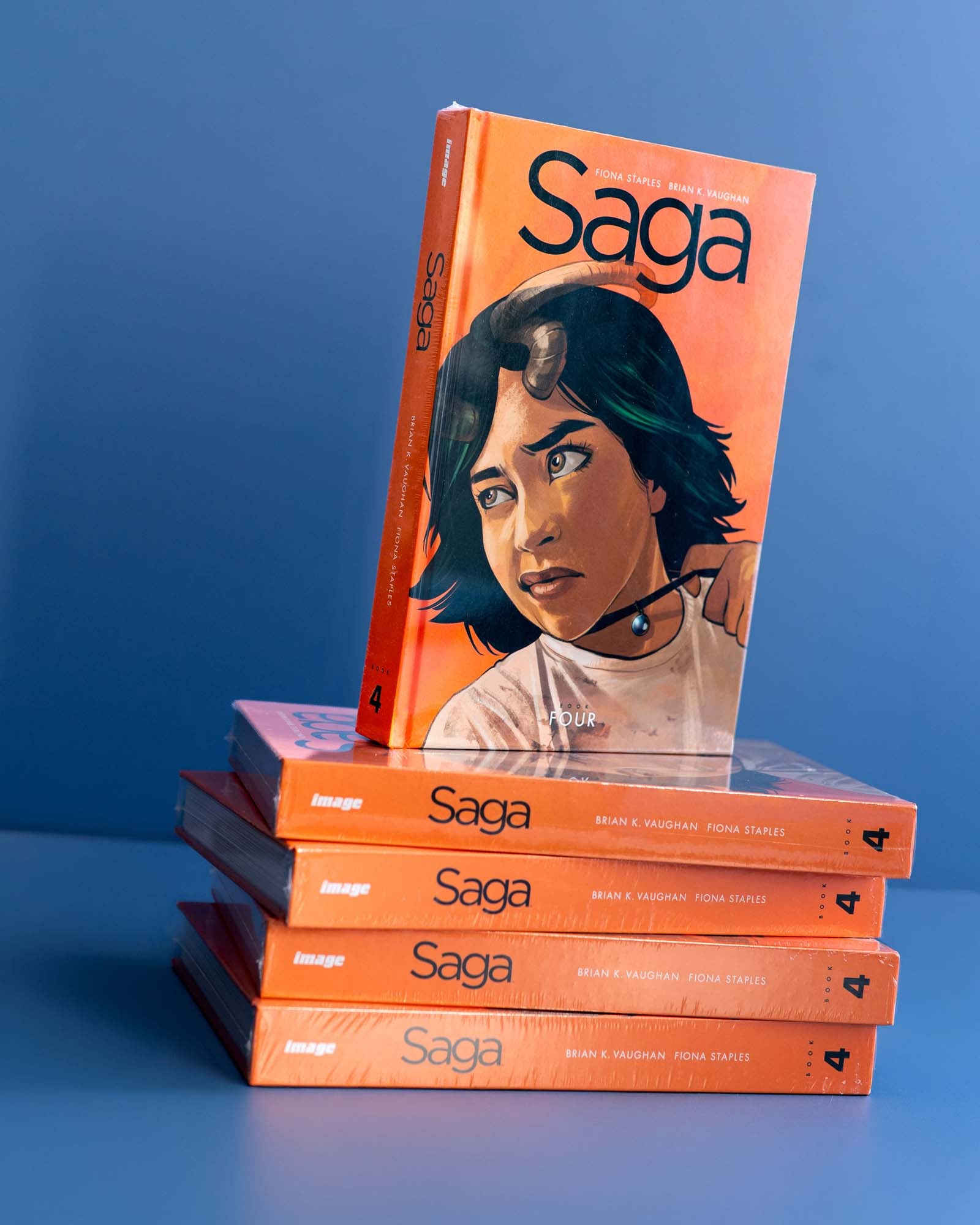Saga_Deluxe_Edition_HC_Vol_04_9781534332607