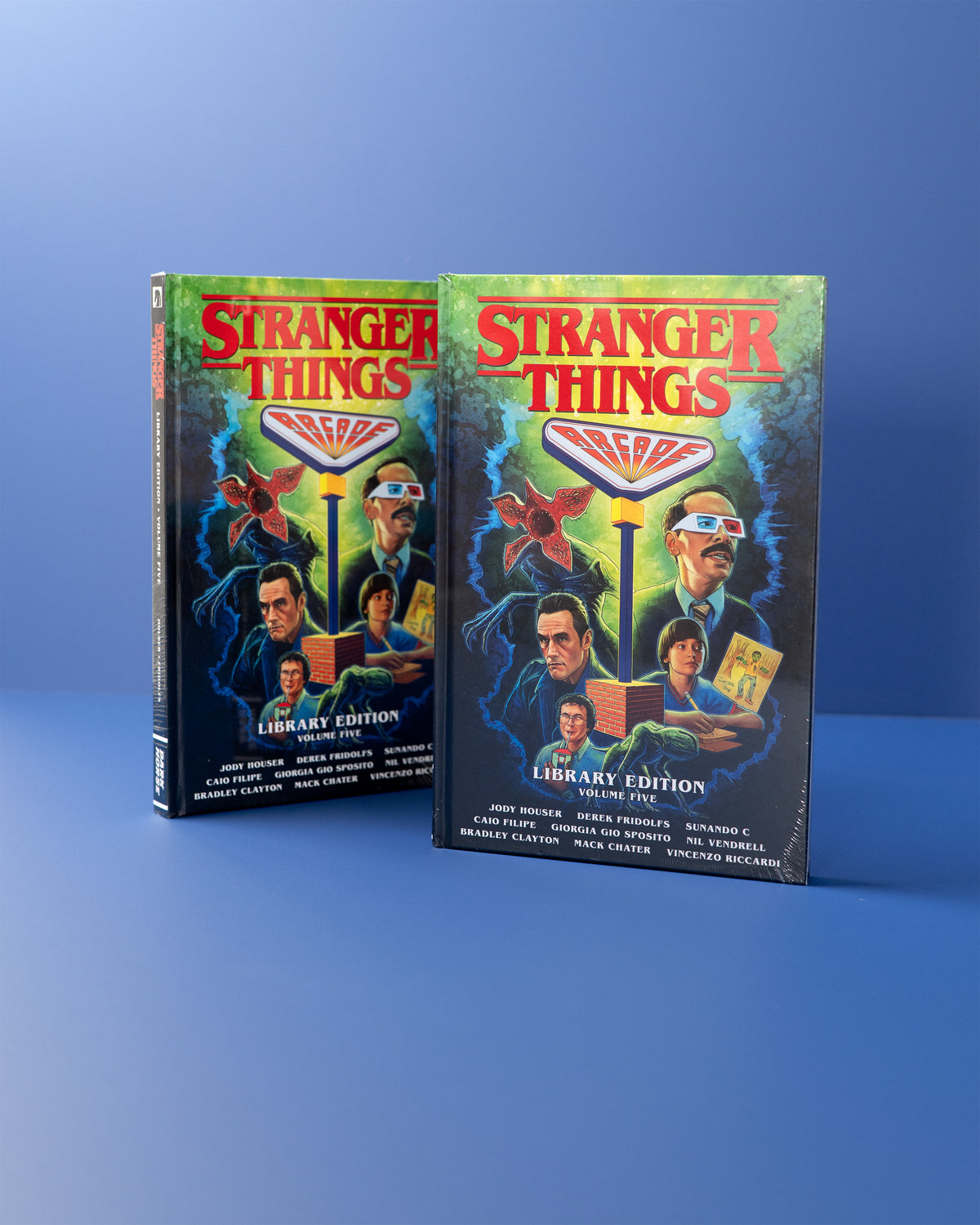 Stranger_Things_Library_Edition_Volume_5_HC_Graphic_Novel__9781506755670