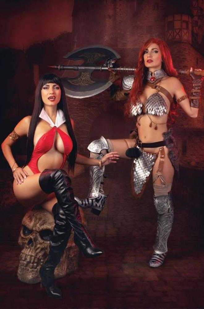 Giant Sized Savage Tales (One Shot) Cover G Ivy Cosplay Red Sonja And Vampirella Full Art 1:10 Ratio Variant - Walt's Comic Shop