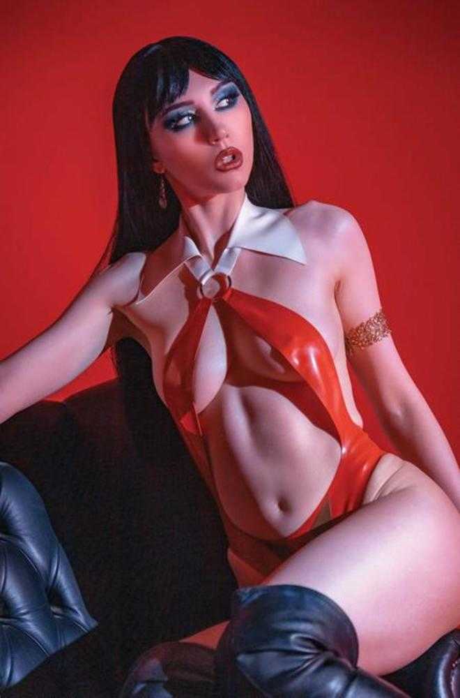 Vampirella Armageddon 12 Cover F Cosplay Lauren Delorean Full Art 1:10 Ratio Variant - Walt's Comic Shop