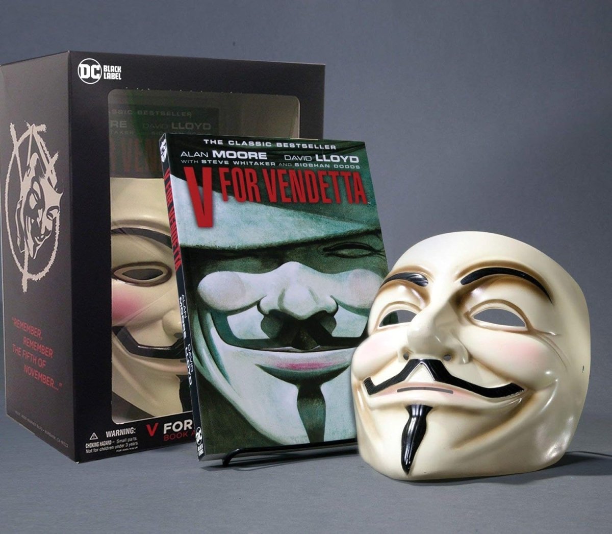 V For Vendetta Book And Mask Set New Edition - Walt's Comic Shop