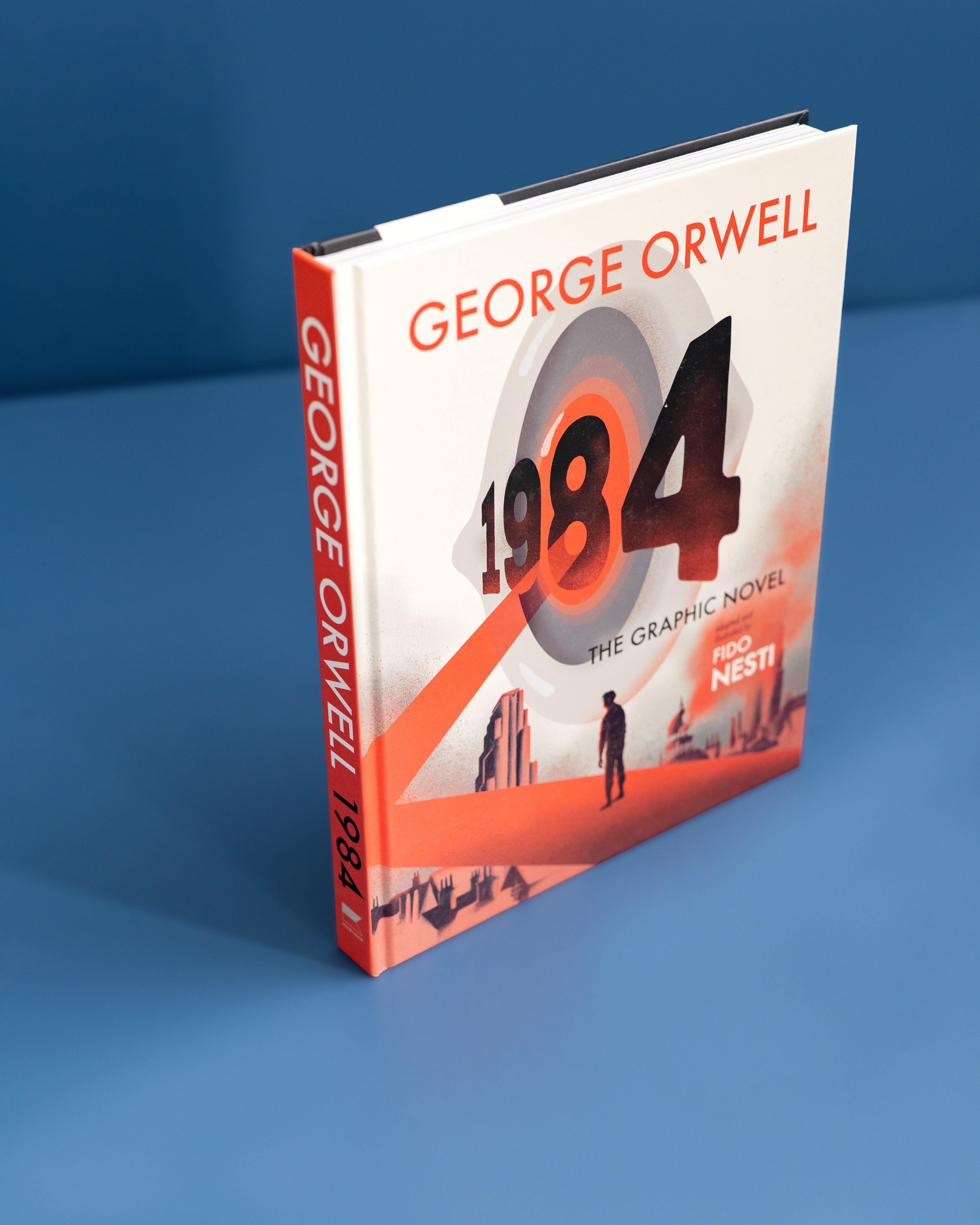 1984_The_Graphic_Novel_by_George_Orwell_Fido_Nesti_HC_9780358359920