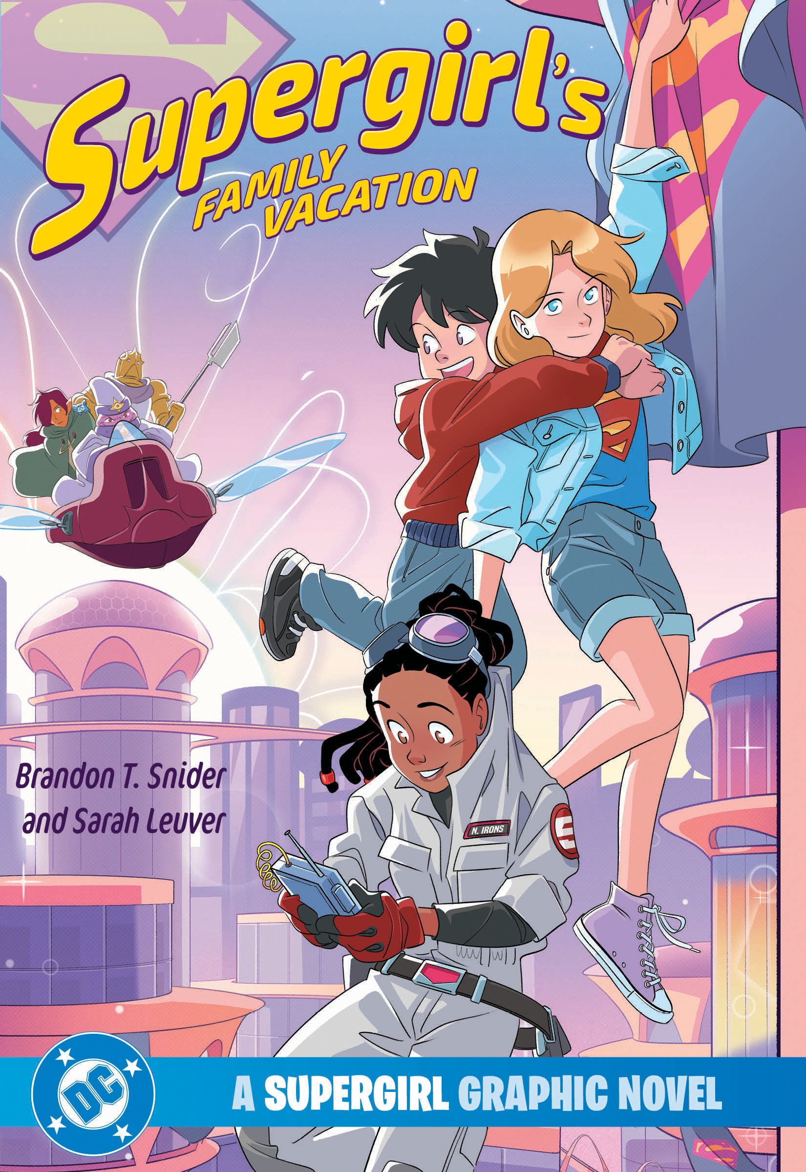 Supergirl's Family Vacation TP *PRE-ORDER*