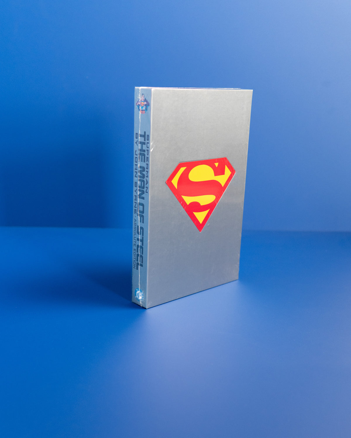 Superman-_The_Man_Of_Steel_By_John_Byrne-_Absolute_Edition_HC_9781799508182